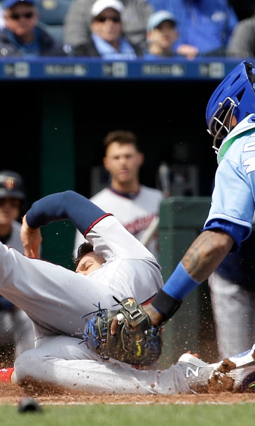 Rosario, Twins rally past Royals for 2nd day in row, win 7-6